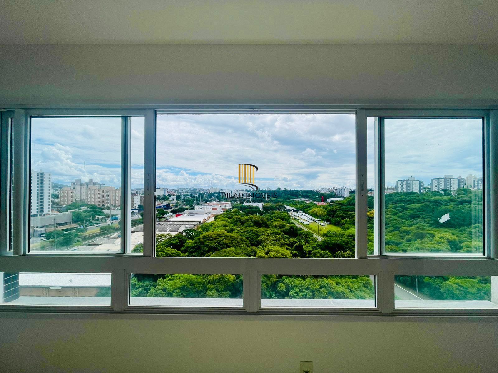 Apartamento com lareira, churrasqueira e 3 dormitórios no Central Park