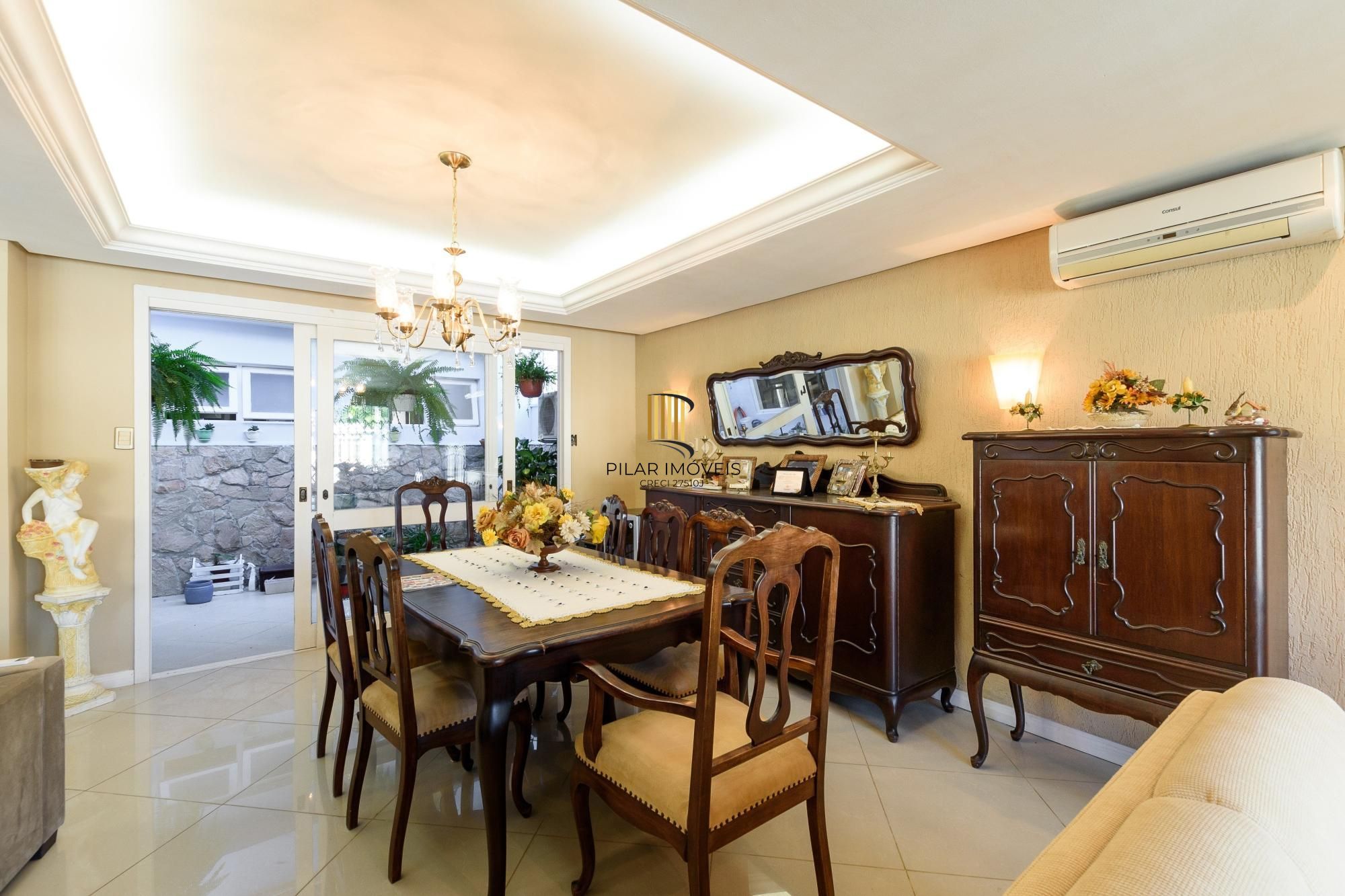 Venha morar em 350 m² com um clube em sua casa!