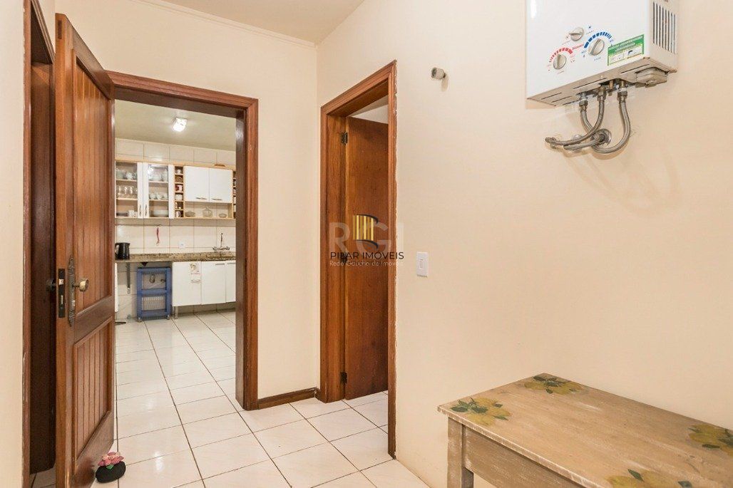 Casa 4 dormitórios no bairro Glória