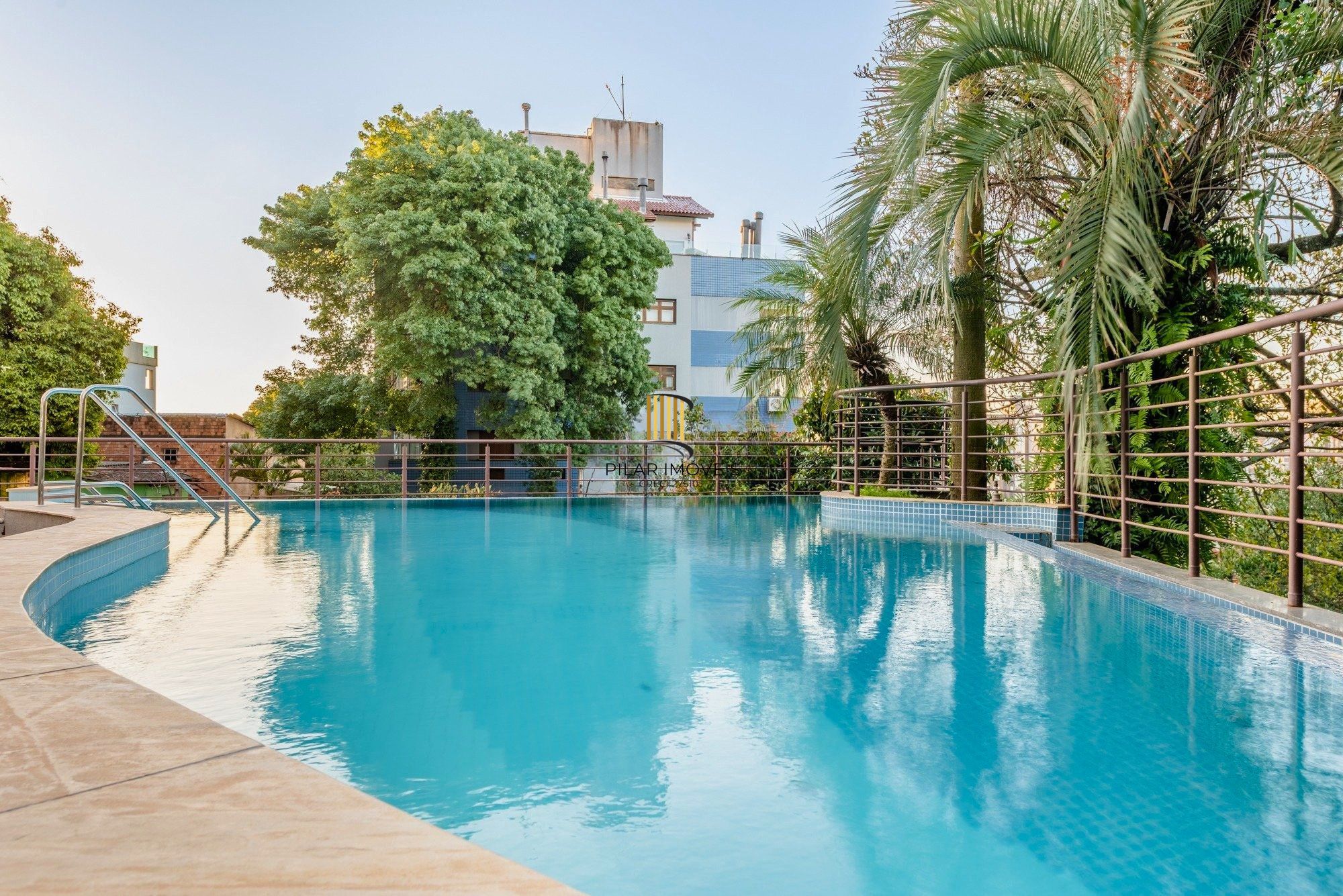 Vista deslumbrante para o Guaíba + 3 suítes no coração do Menino Deus!