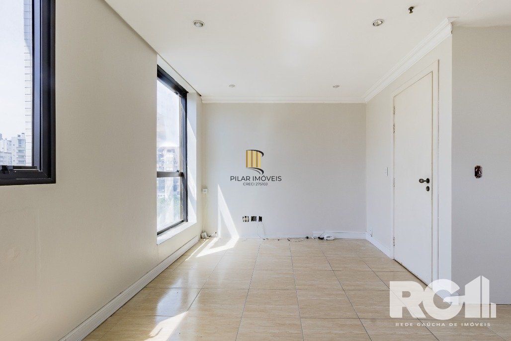 Sala Comercial na Av. Goethe - Porto Alegre com Garagem
