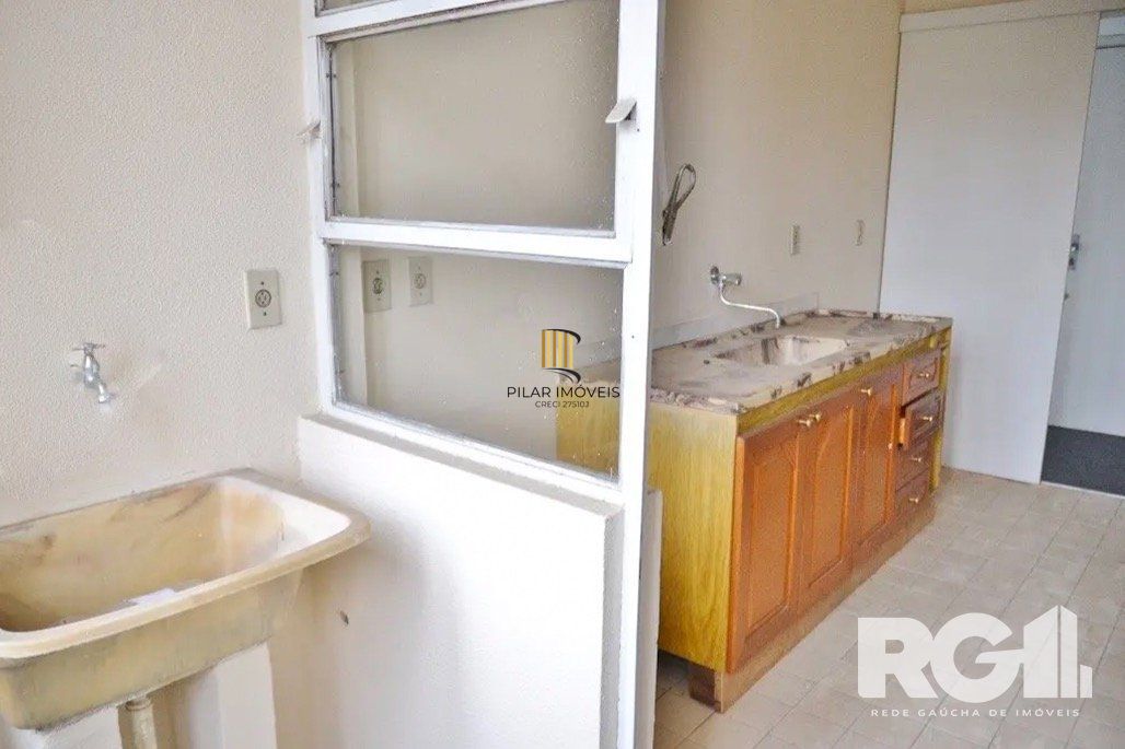 Apartamento 2 dormitórios no bairro Floresta.