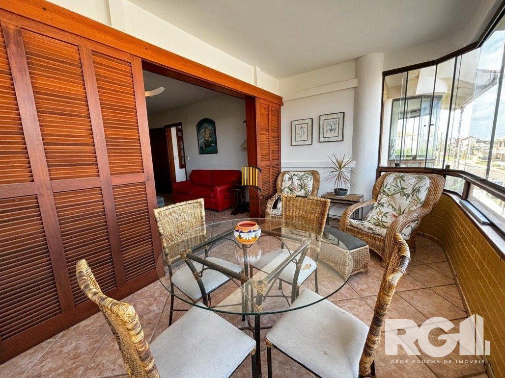 Excelente Apartamento de três Dormitórios em Xangrilá/RS   uma quadra mar