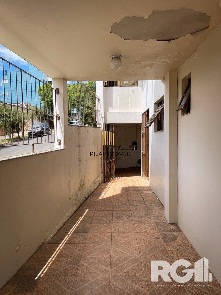 Casa 4 dormitórios no bairro Santo Antônio