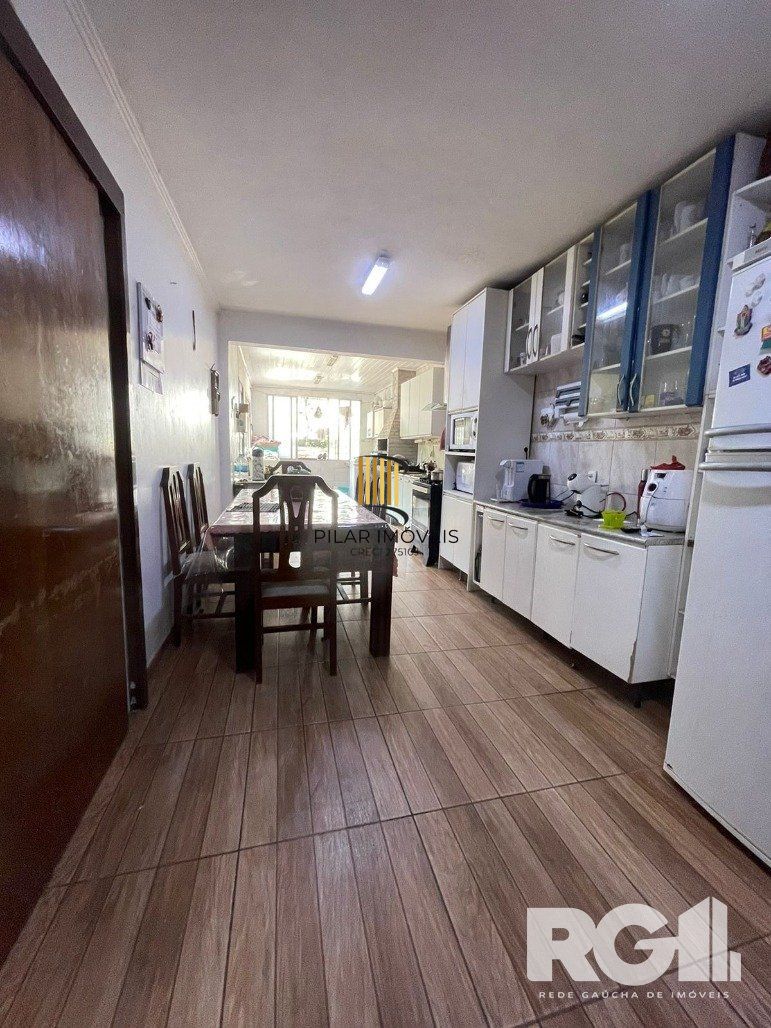 Linda Casa com cinco dormitórios na Vila Nova