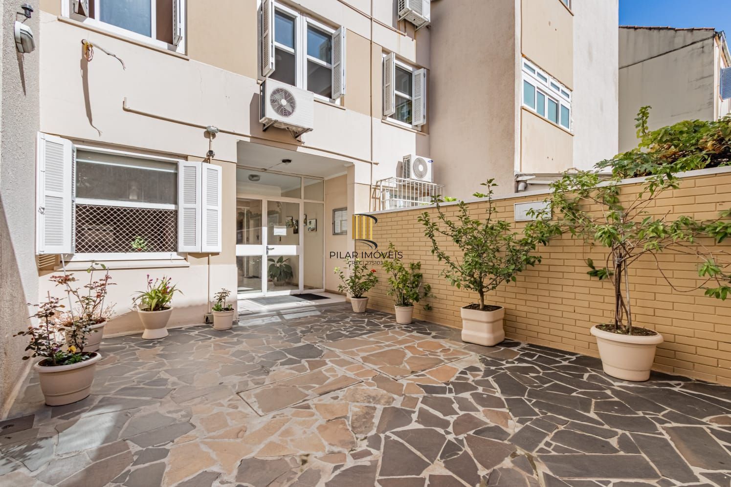 Lindo apartamento com dois dormitórios, agende uma visita para conhecer todos os detalhes pessoalmente.