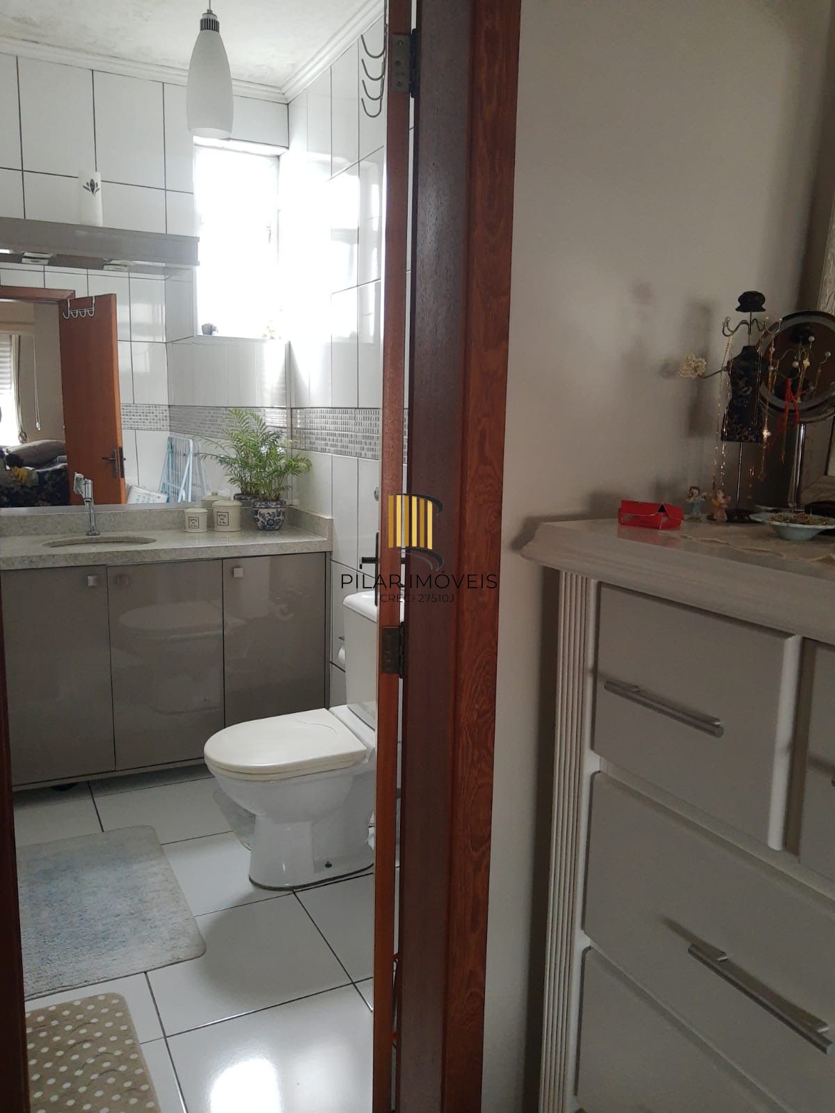 APARTAMENTO COM SUITE NO CONDOMÍNIO EDIFÍCIO MARQUES DE OLINDA