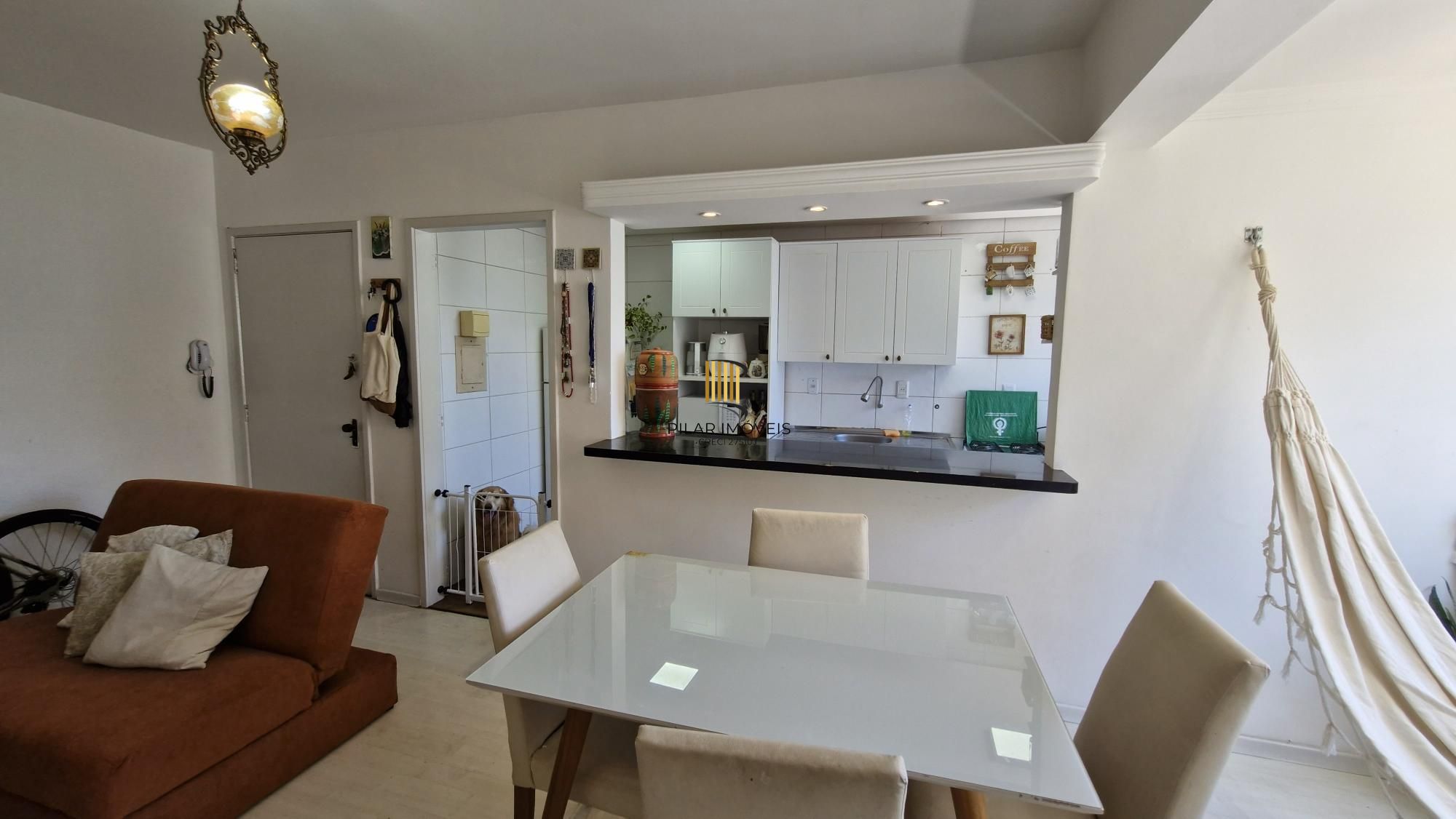 Excelente Apartamento de dois Dormitórios perto do Bourbon Aparício Borges.