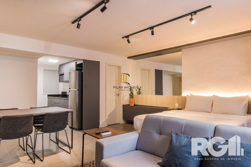 Studio com localização no Centro Histórico de Porto Alegre, uma das ruas mais charmosas e antigas de Porto Alegre. - Pilar Imóveis