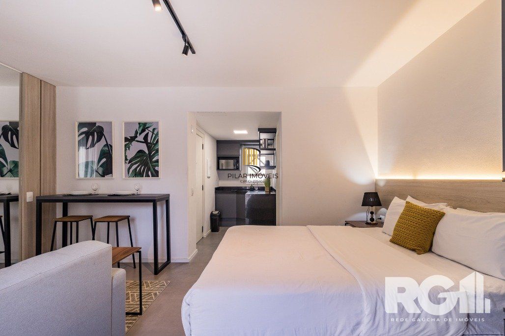 Studio localizado no Centro Histórico de Porto Alegre, uma das ruas mais charmosas e antigas de Porto Alegre.