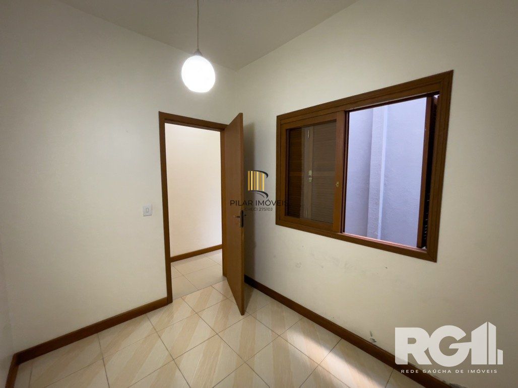 Casa 4 dormitórios na Azenha.