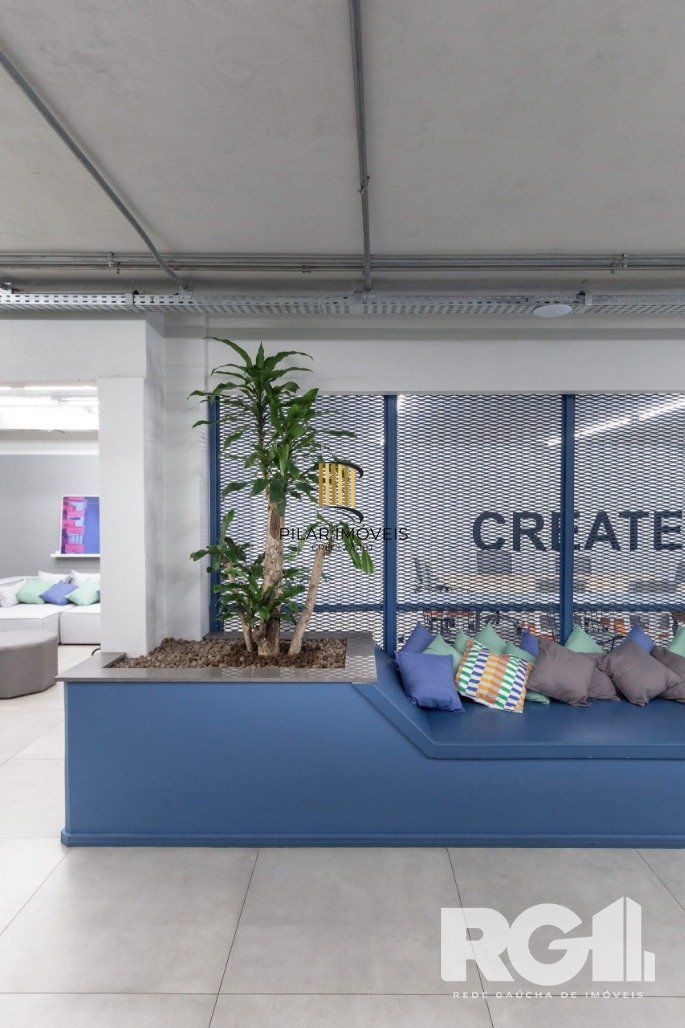 Studio com localização no Centro Histórico de Porto Alegre, uma das ruas mais charmosas e antigas de Porto Alegre,.