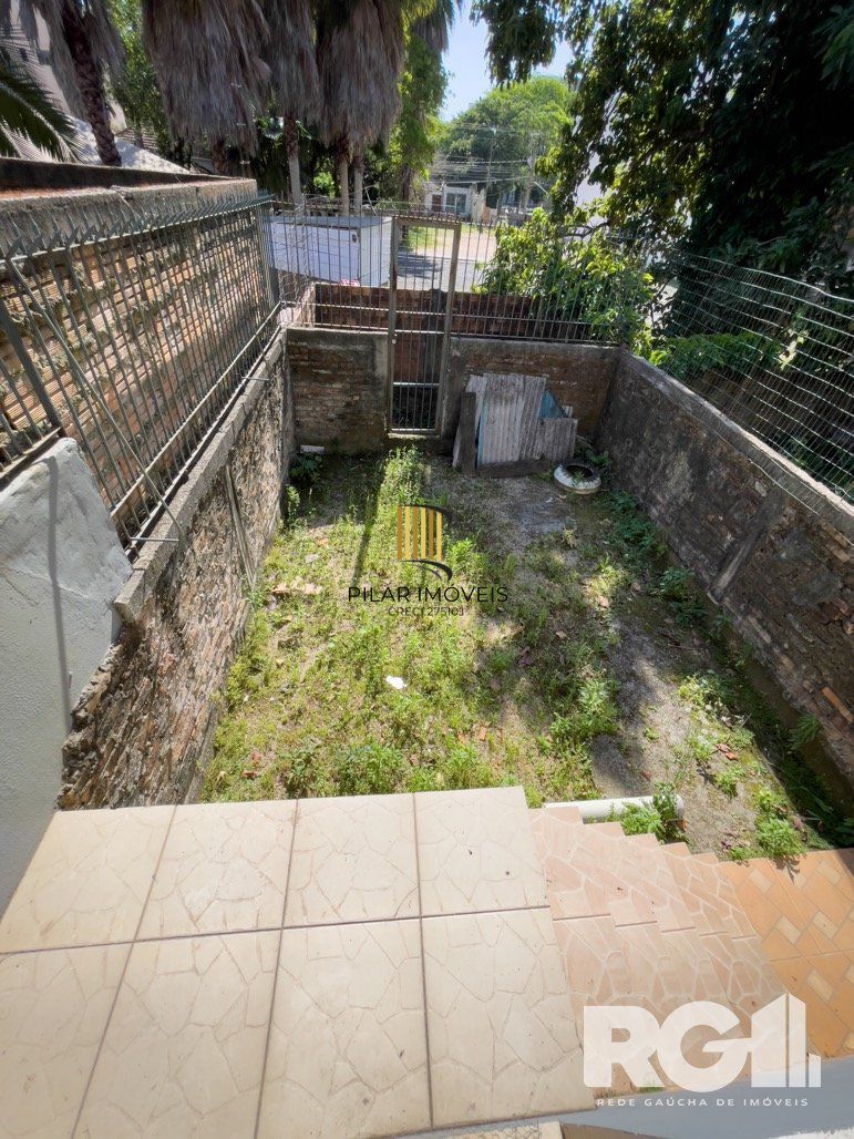 Casa 4 dormitórios na Azenha.
