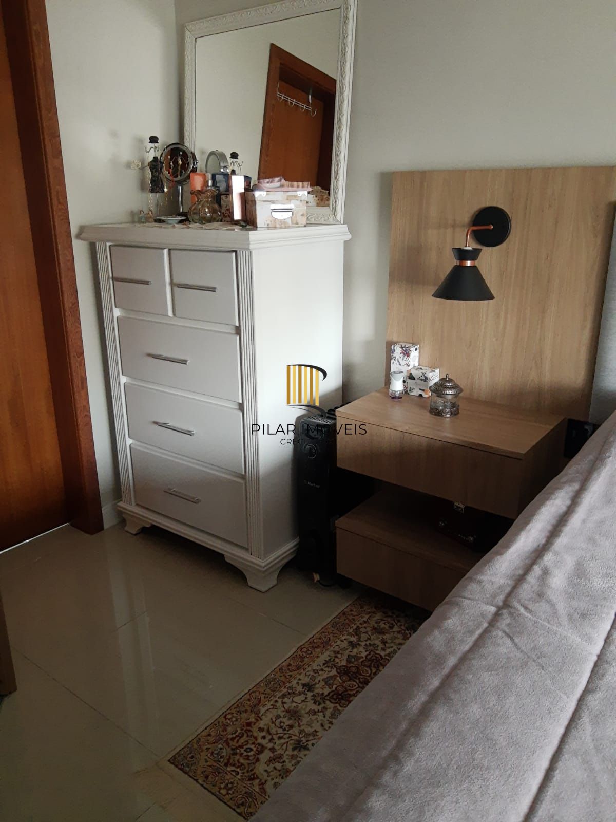 APARTAMENTO COM SUITE NO CONDOMÍNIO EDIFÍCIO MARQUES DE OLINDA