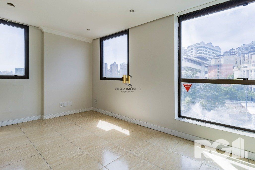 Sala Comercial na Av. Goethe - Porto Alegre com Garagem