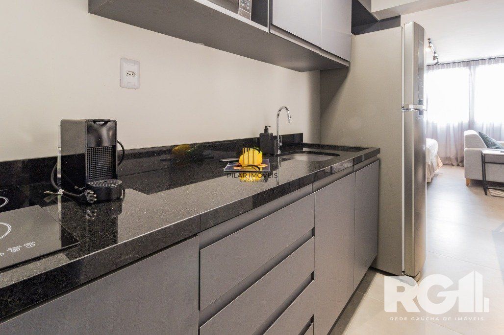 Apartamento no  Duque Center, localizado na Rua Duque de Caxias, Centro Histórico de Porto Alegre, uma das ruas mais charmosas e antigas de Porto Alegre,