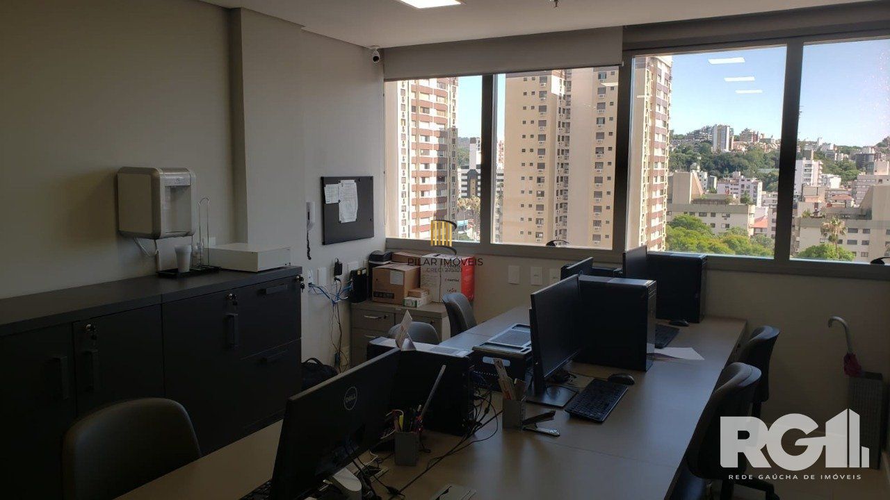 SALA COMERCIAL NA AV. GETÚLIO VARGAS.