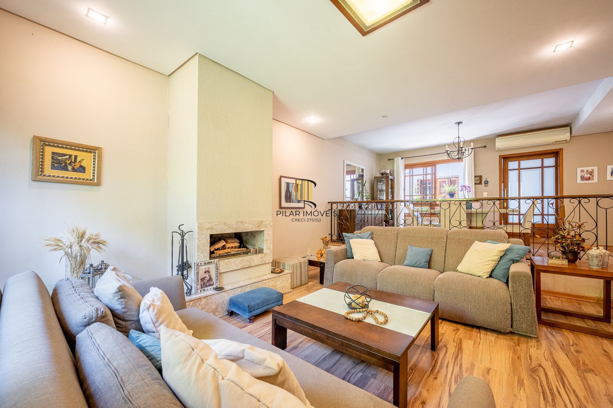 Casa 3 dormitórios no bairro Medianeira