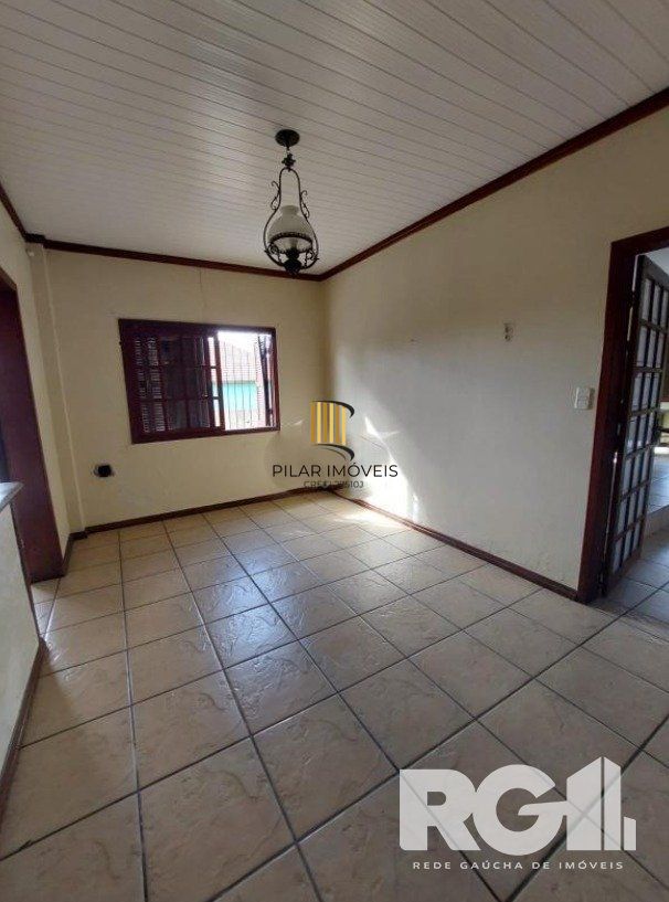 Linda Residência com cinco dormitórios no centro da cidade de Viamão/RS