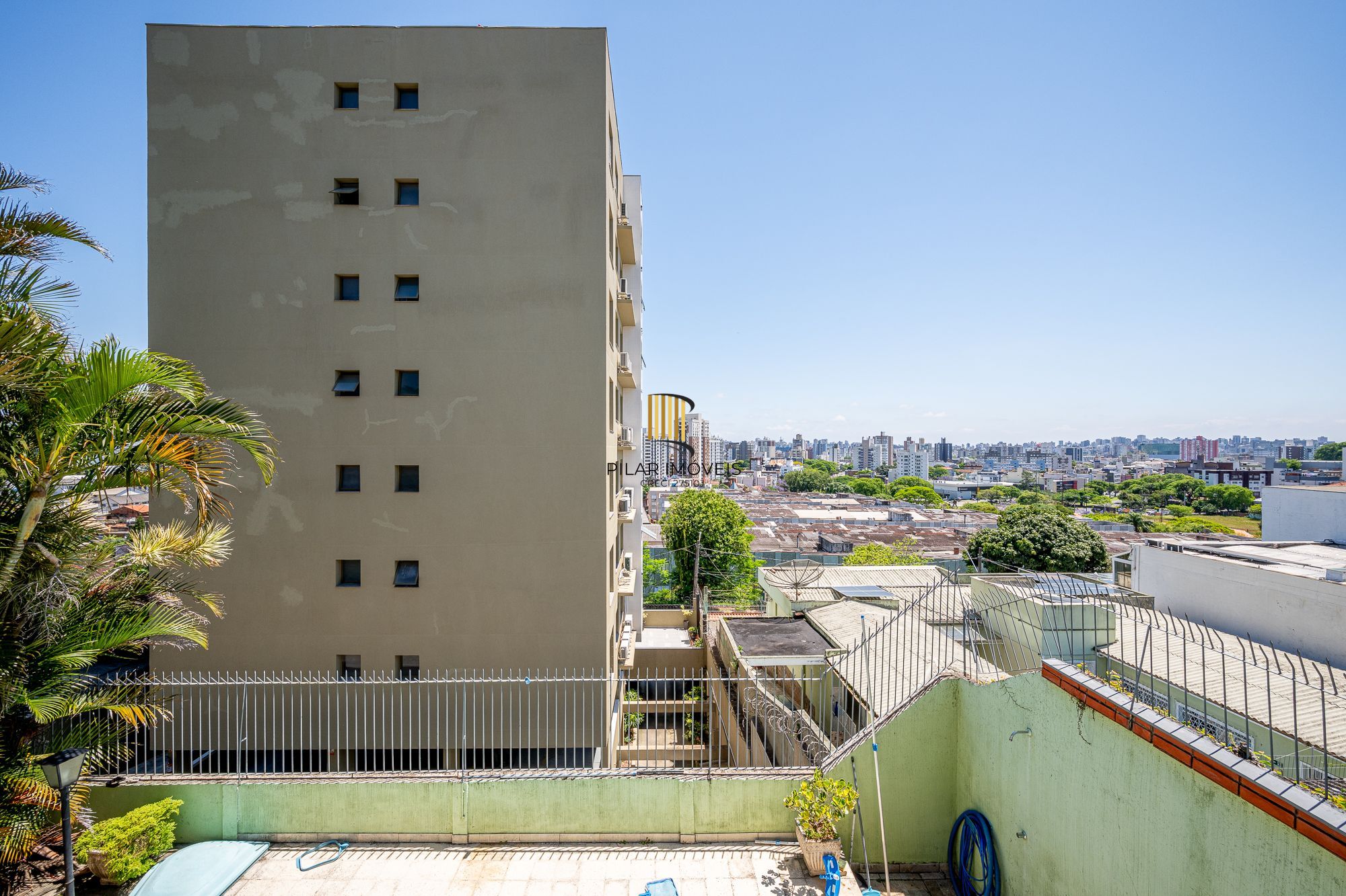 Casa 3 dormitórios no bairro Medianeira