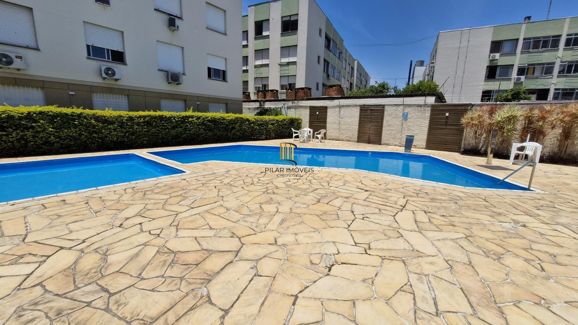 Excelente Apartamento de dois Dormitórios perto do Bourbon Aparício Borges.