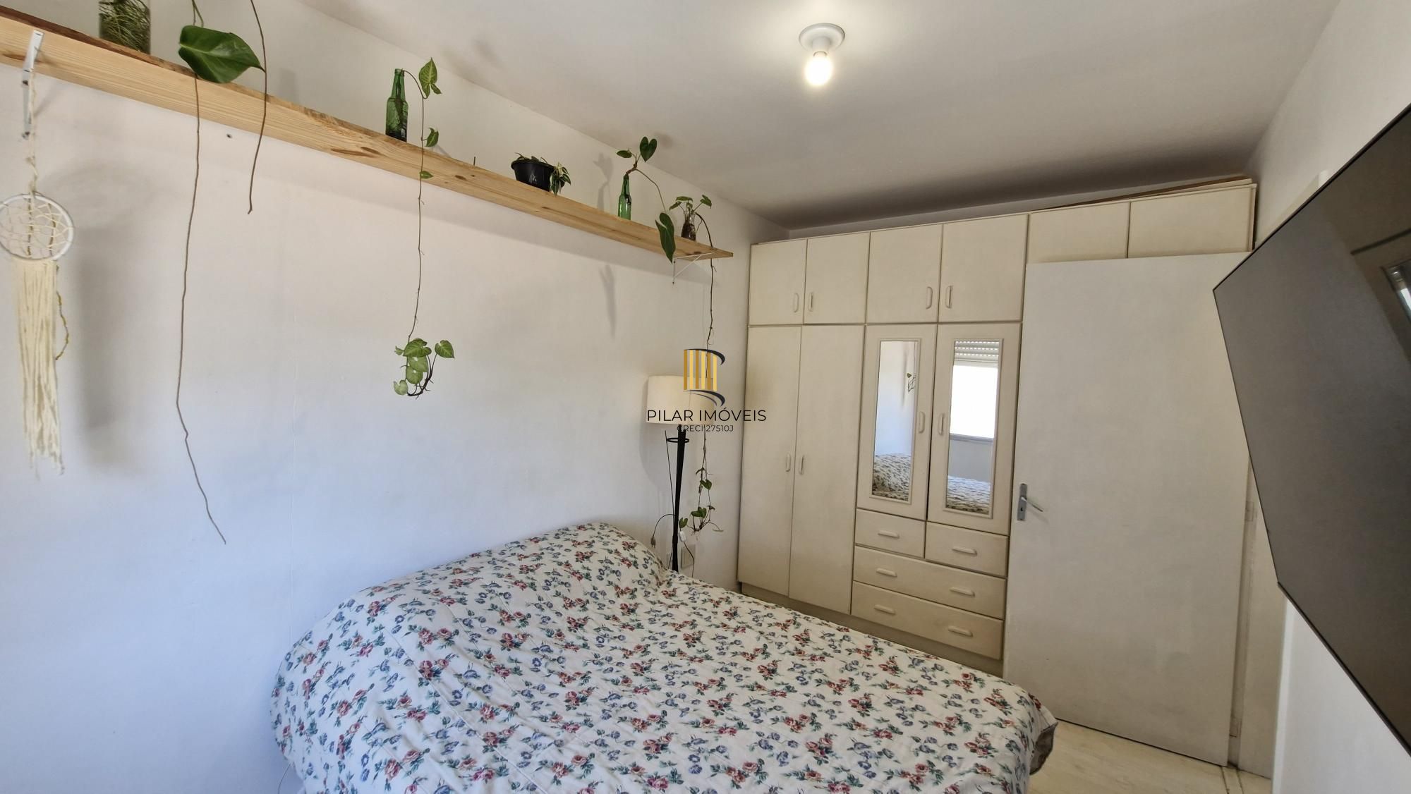 Excelente Apartamento de dois Dormitórios perto do Bourbon Aparício Borges.