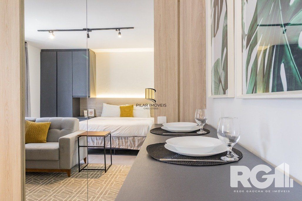 Studio localizado no Centro Histórico de Porto Alegre, uma das ruas mais charmosas e antigas de Porto Alegre.