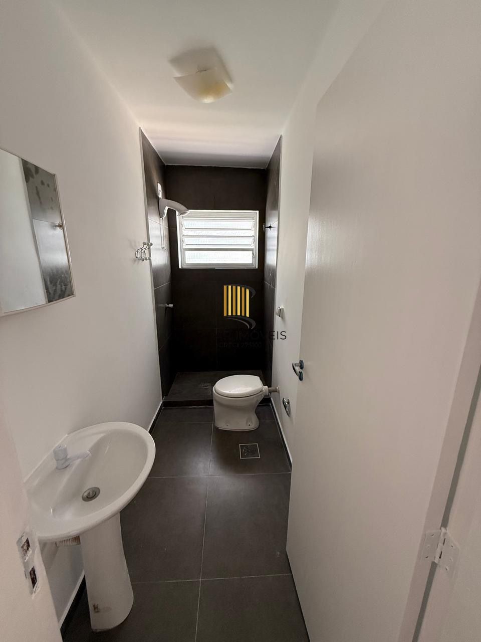 Apartamento com ótima localização no bairro Menino Deus