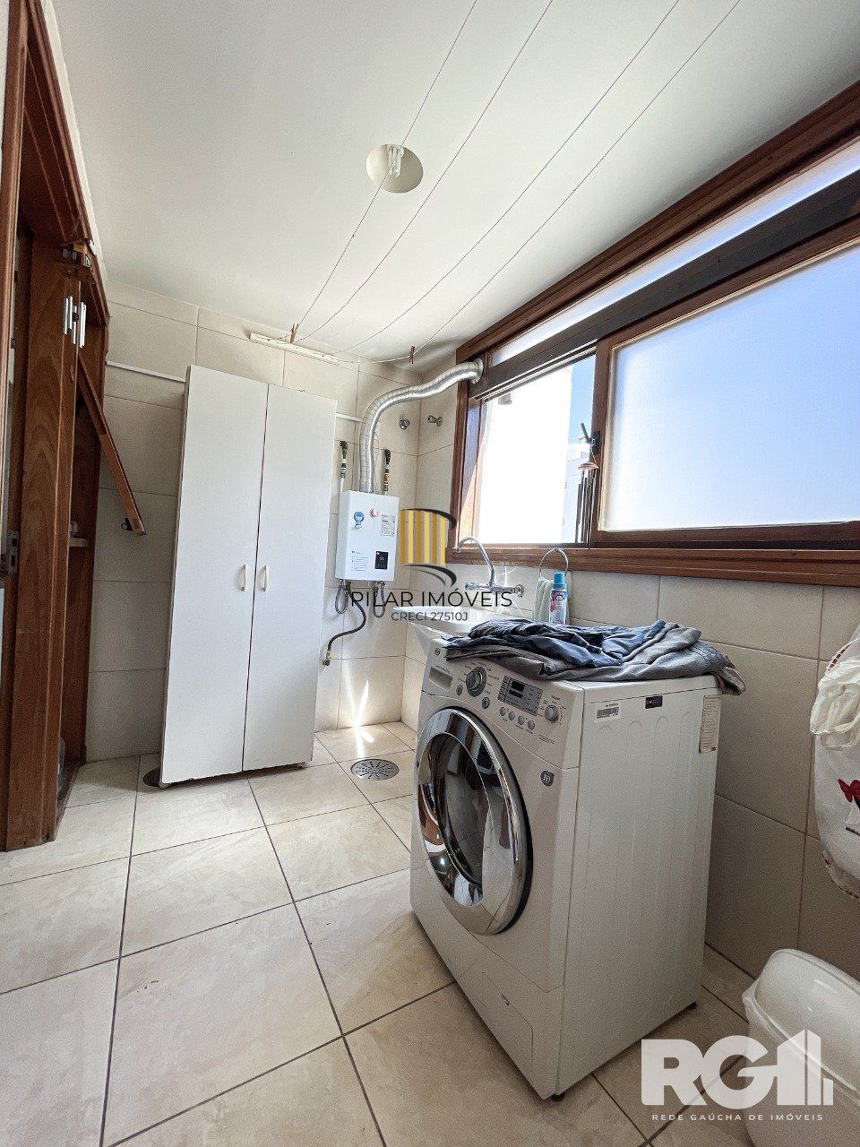 Apartamento 2D com suíte próximo a Praça da Encol.