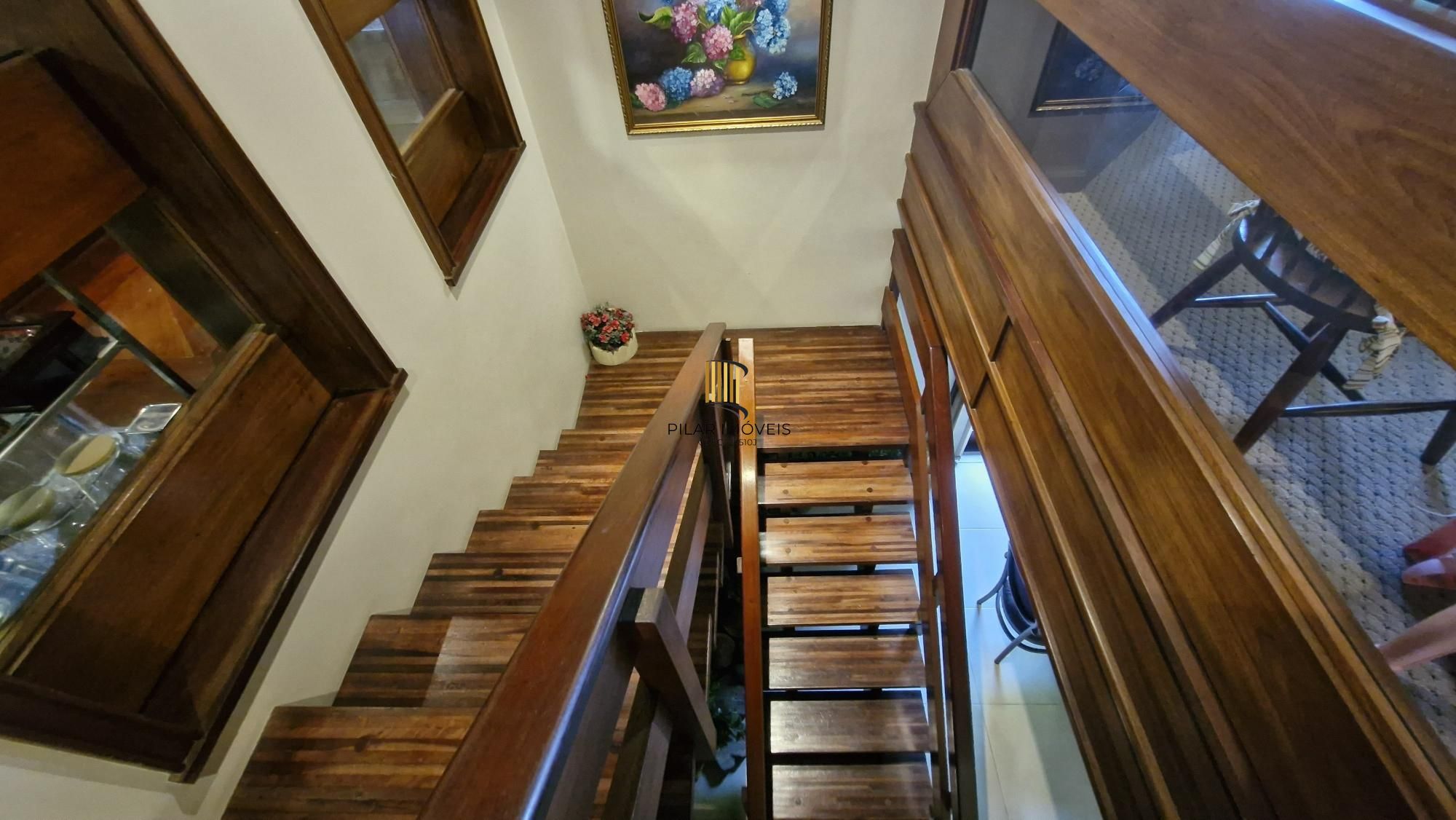 Residência de alto padrão no CONDOMÍNIO HORIZONTAL JARDIM DO SOL na zona sul de Porto Alegre