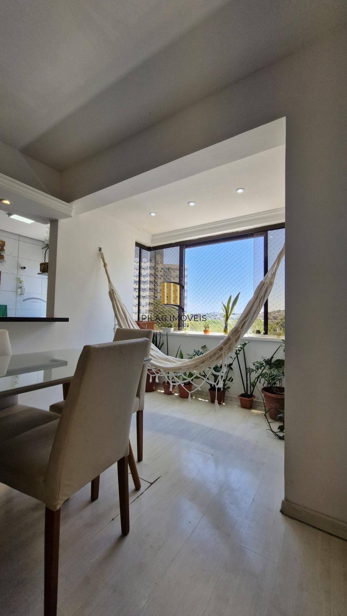 Excelente Apartamento de dois Dormitórios perto do Bourbon Aparício Borges.