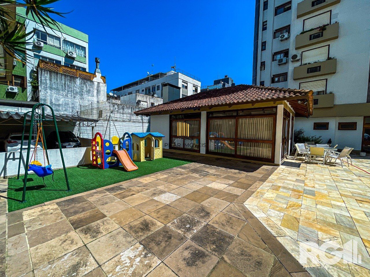 Apartamento 2D com suíte próximo a Praça da Encol.