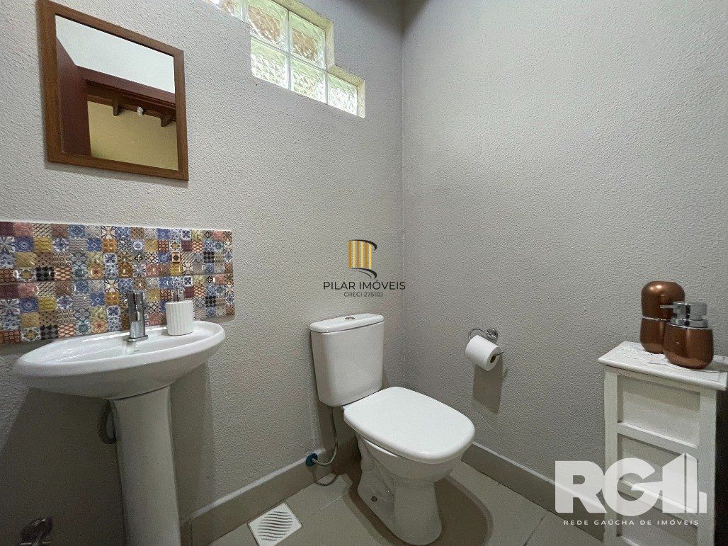 Casa 4D em condomínio na zona sul!