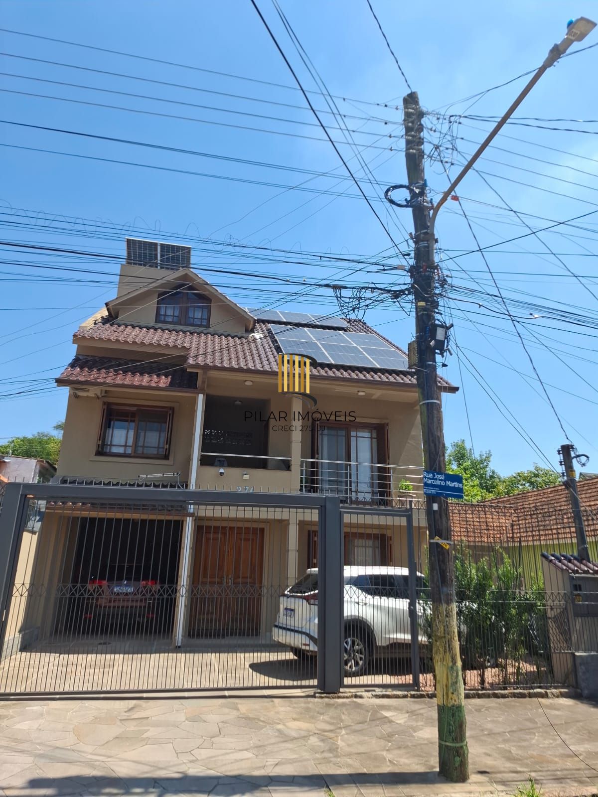 Excelente Sobrado no Jardim Itú Sabará com quatro Dormitórios sendo três Suites.