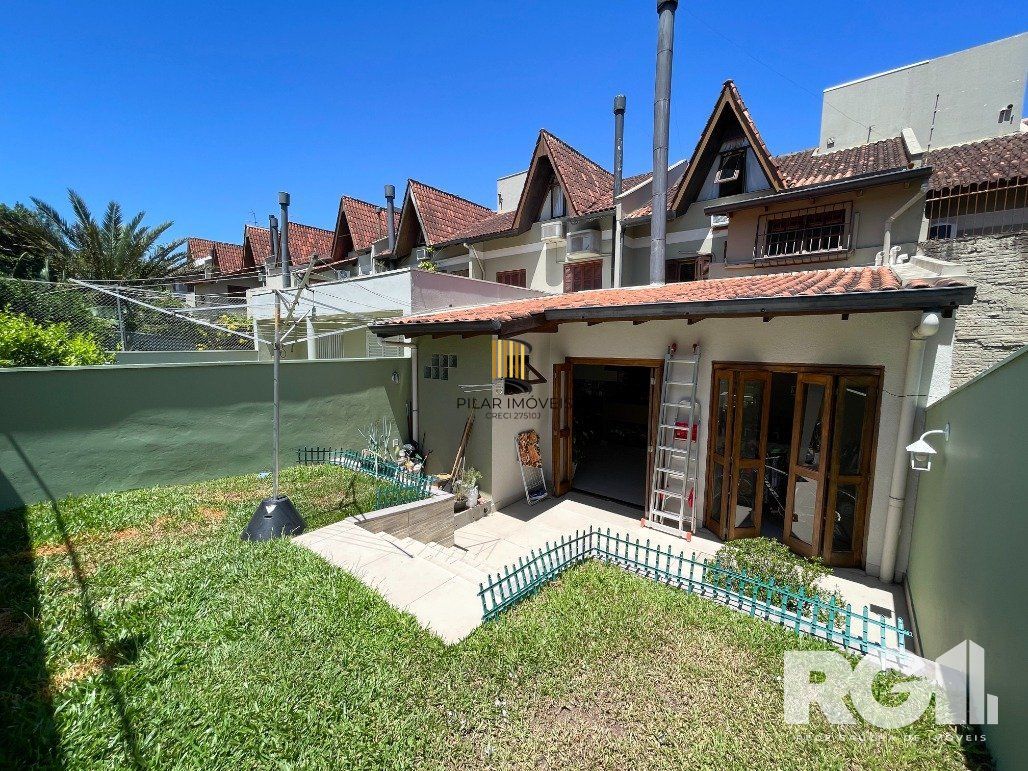 Casa 4D em condomínio na zona sul!