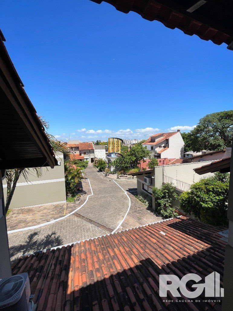 Casa 4D em condomínio na zona sul!