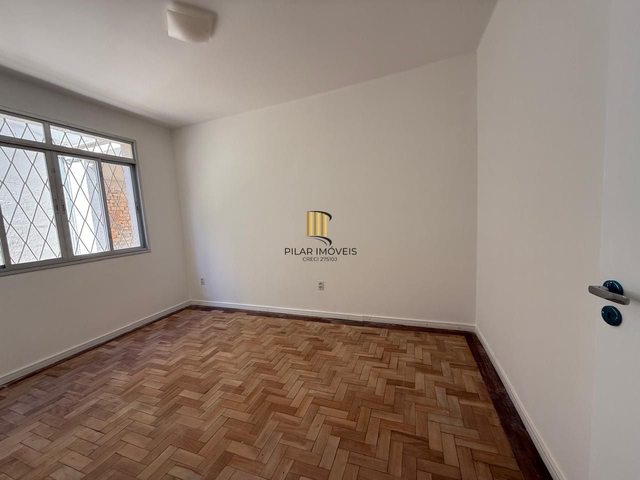 Apartamento com ótima localização no bairro Menino Deus