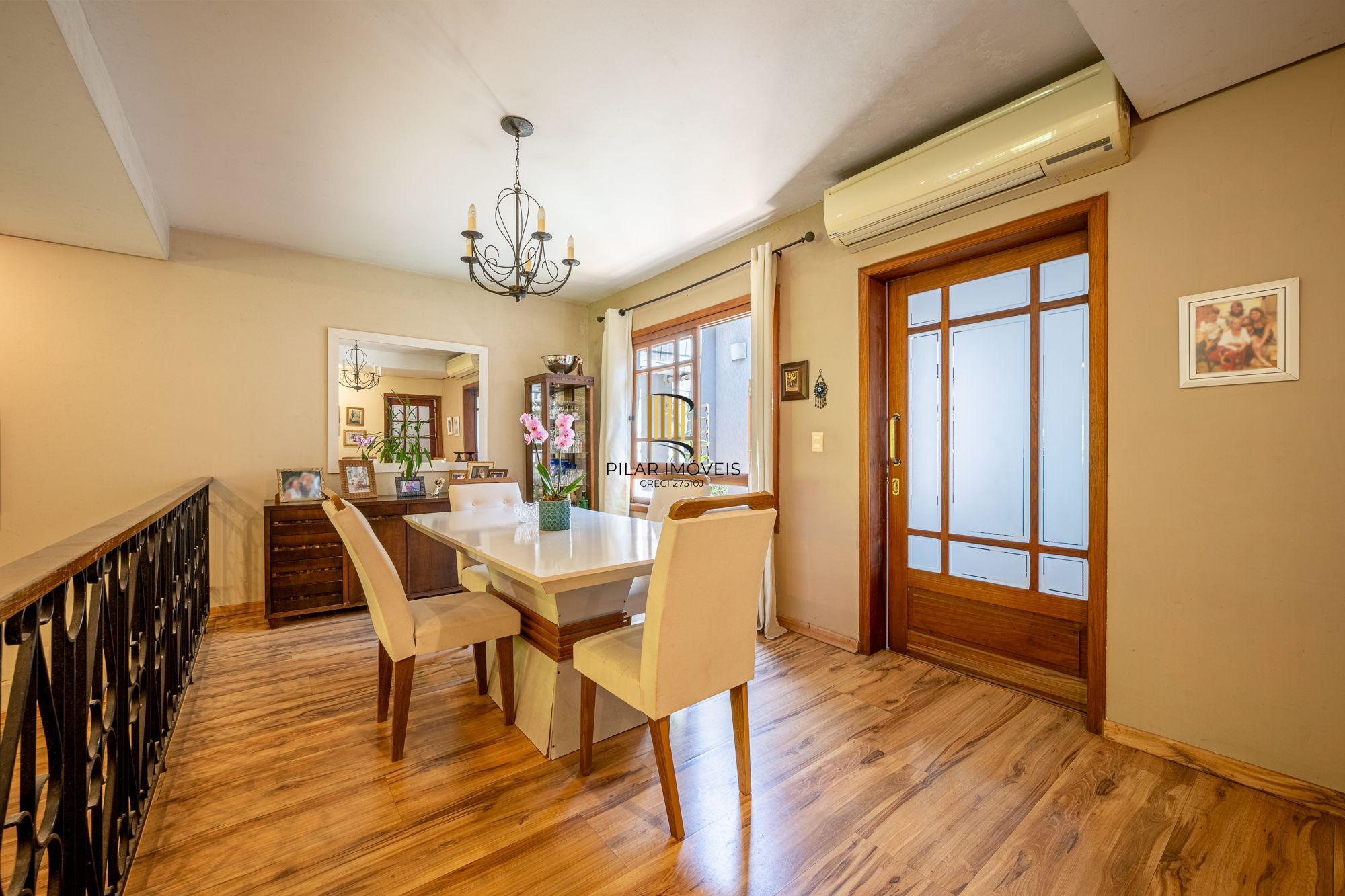 Casa 3 dormitórios no bairro Medianeira