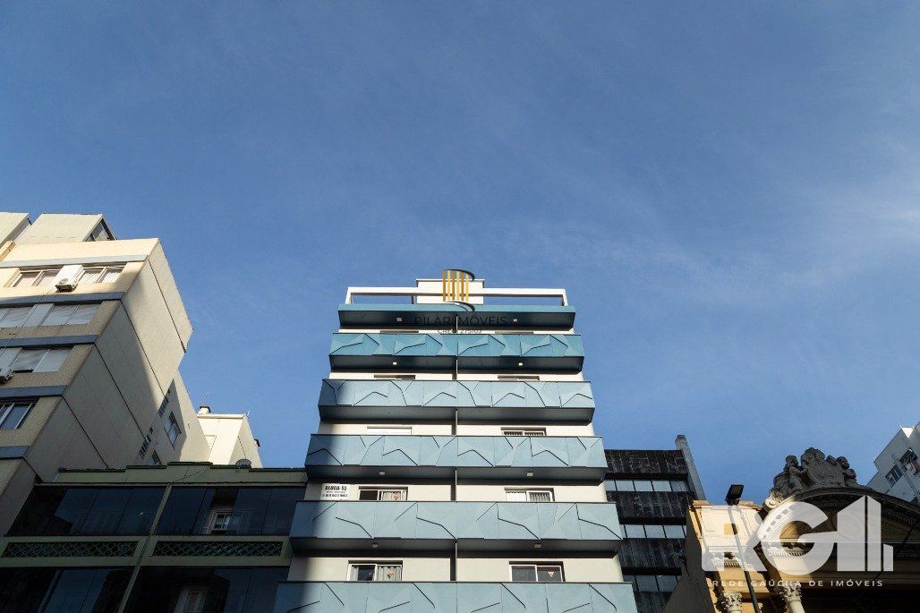Studio com localização no Centro Histórico de Porto Alegre, uma das ruas mais charmosas e antigas de Porto Alegre,.