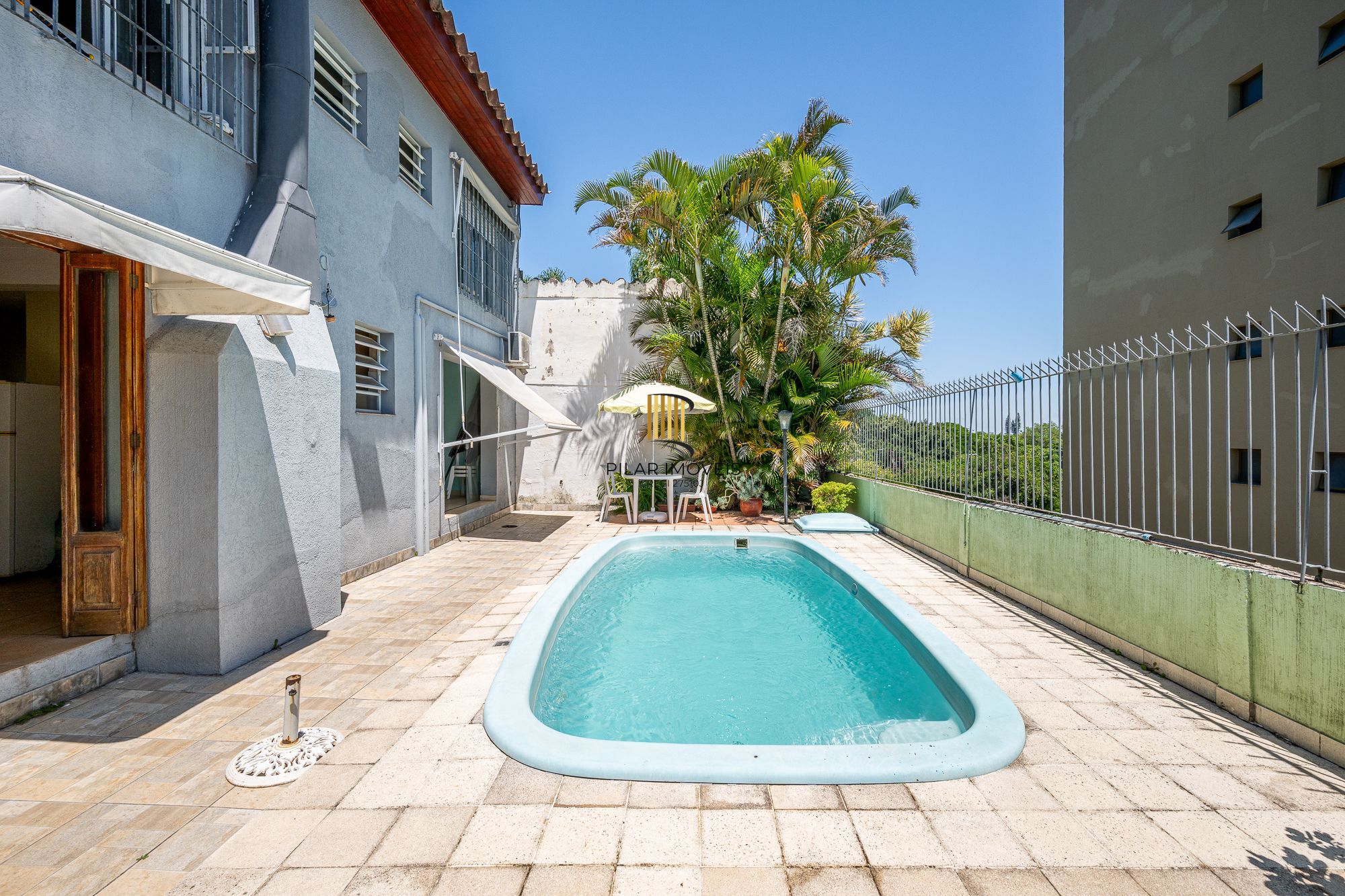 Casa 3 dormitórios no bairro Medianeira