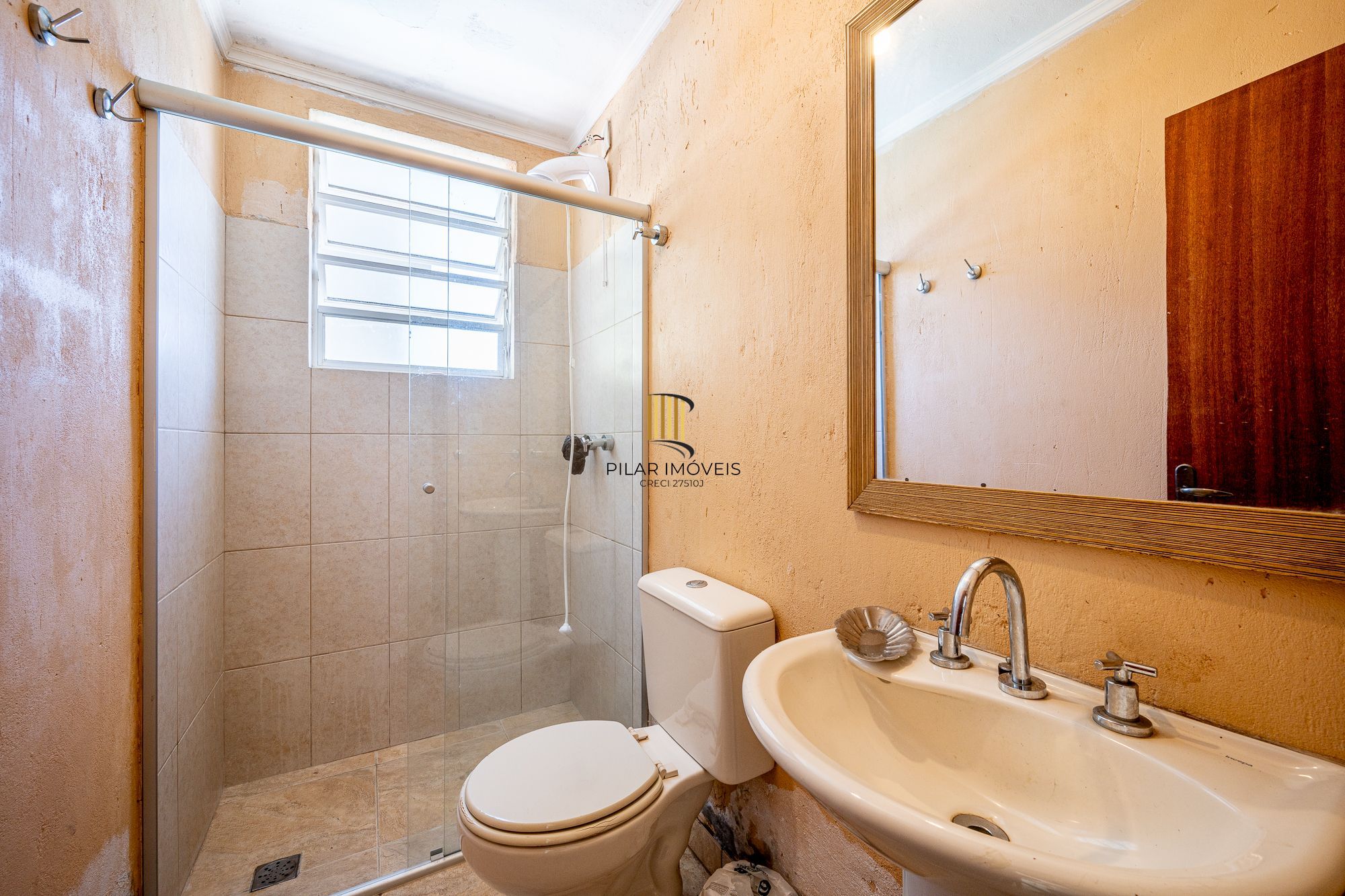 Casa 3 dormitórios no bairro Medianeira