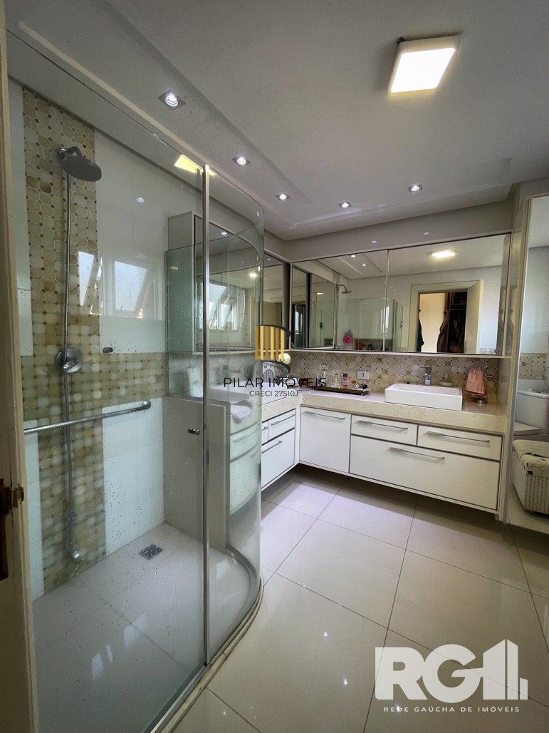 Apartamento com fino acabamento. edifício com elevador panorâmico com 1 apartamento por andar , com fácil acesso a BR116.