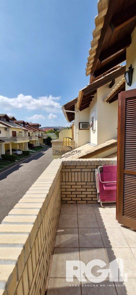 Sobrado com três dormitórios no Condoínio Residência Jardim Verde Ipanema.