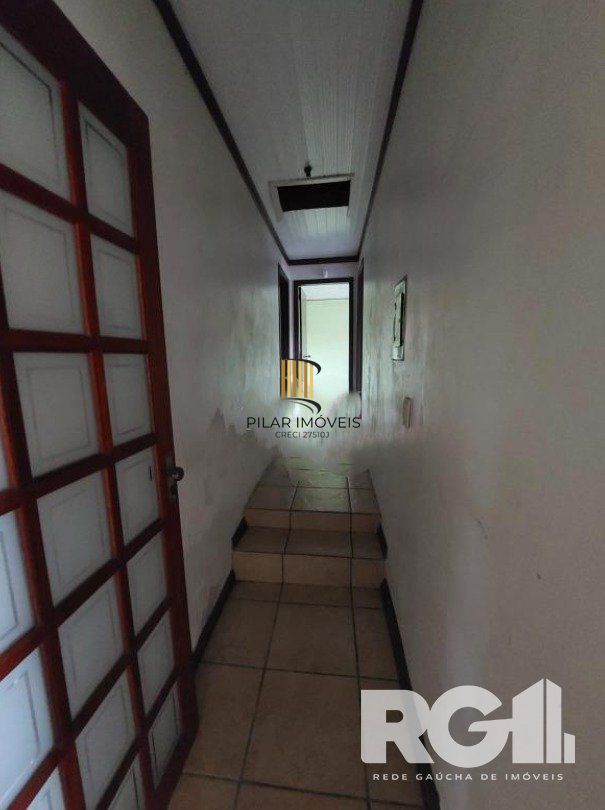 Linda Residência com cinco dormitórios no centro da cidade de Viamão/RS
