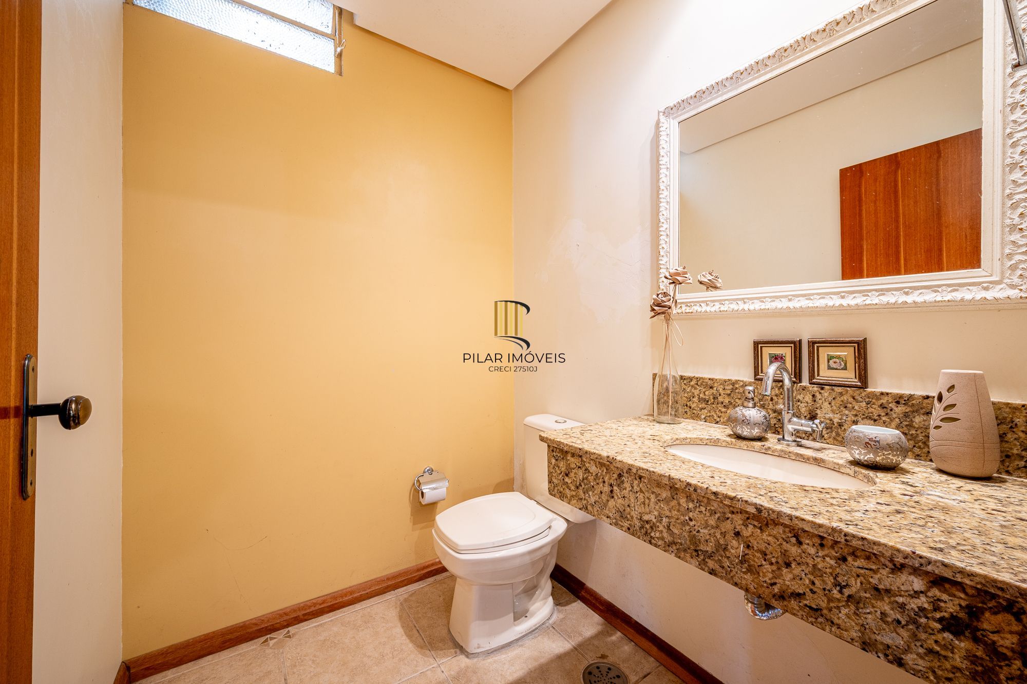 Casa 3 dormitórios no bairro Medianeira