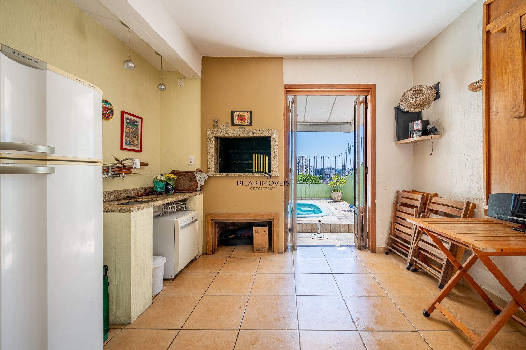 Casa 3 dormitórios no bairro Medianeira