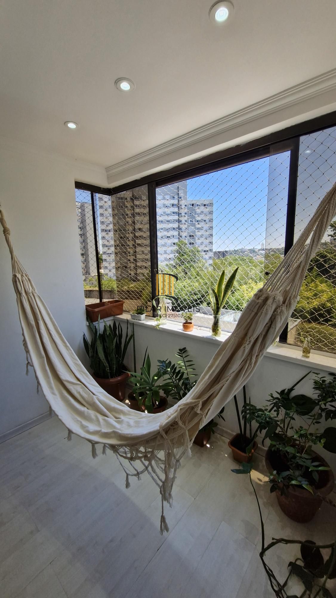 Excelente Apartamento de dois Dormitórios perto do Bourbon Aparício Borges. - Pilar Imóveis