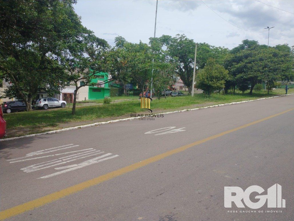 Linda Residência com cinco dormitórios no centro da cidade de Viamão/RS