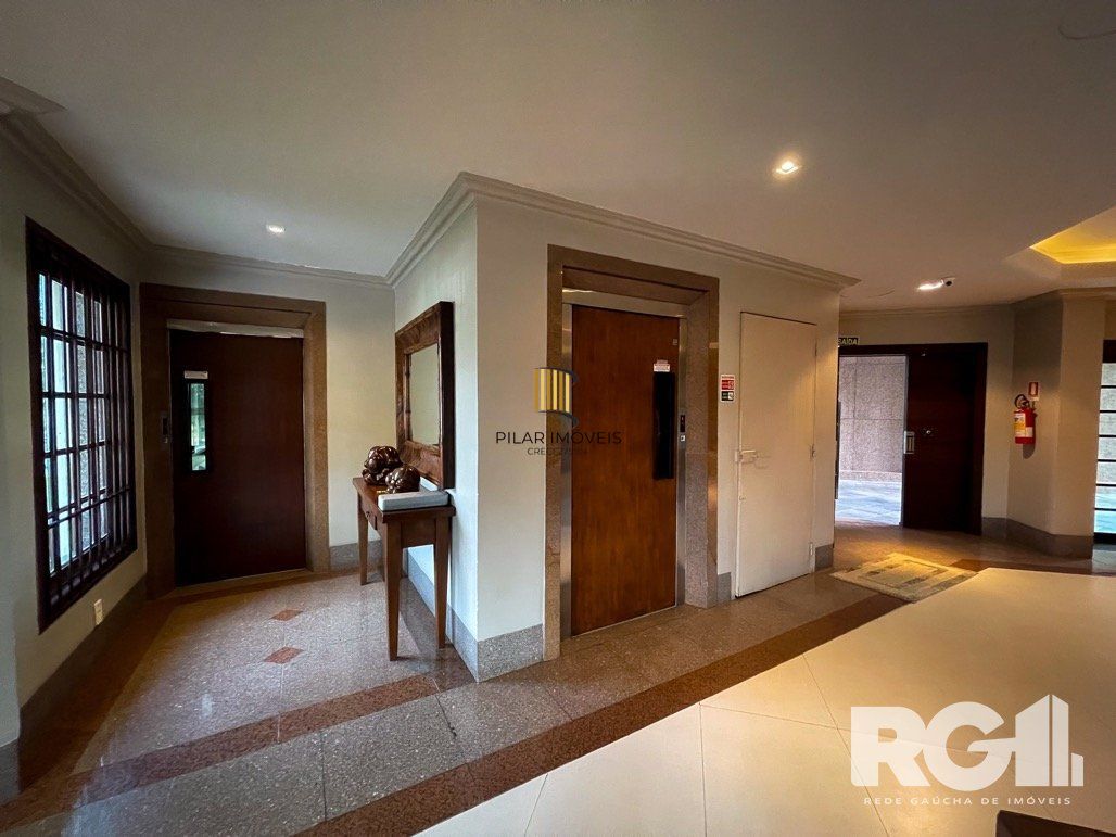 Apartamento com fino acabamento. edifício com elevador panorâmico com 1 apartamento por andar , com fácil acesso a BR116.