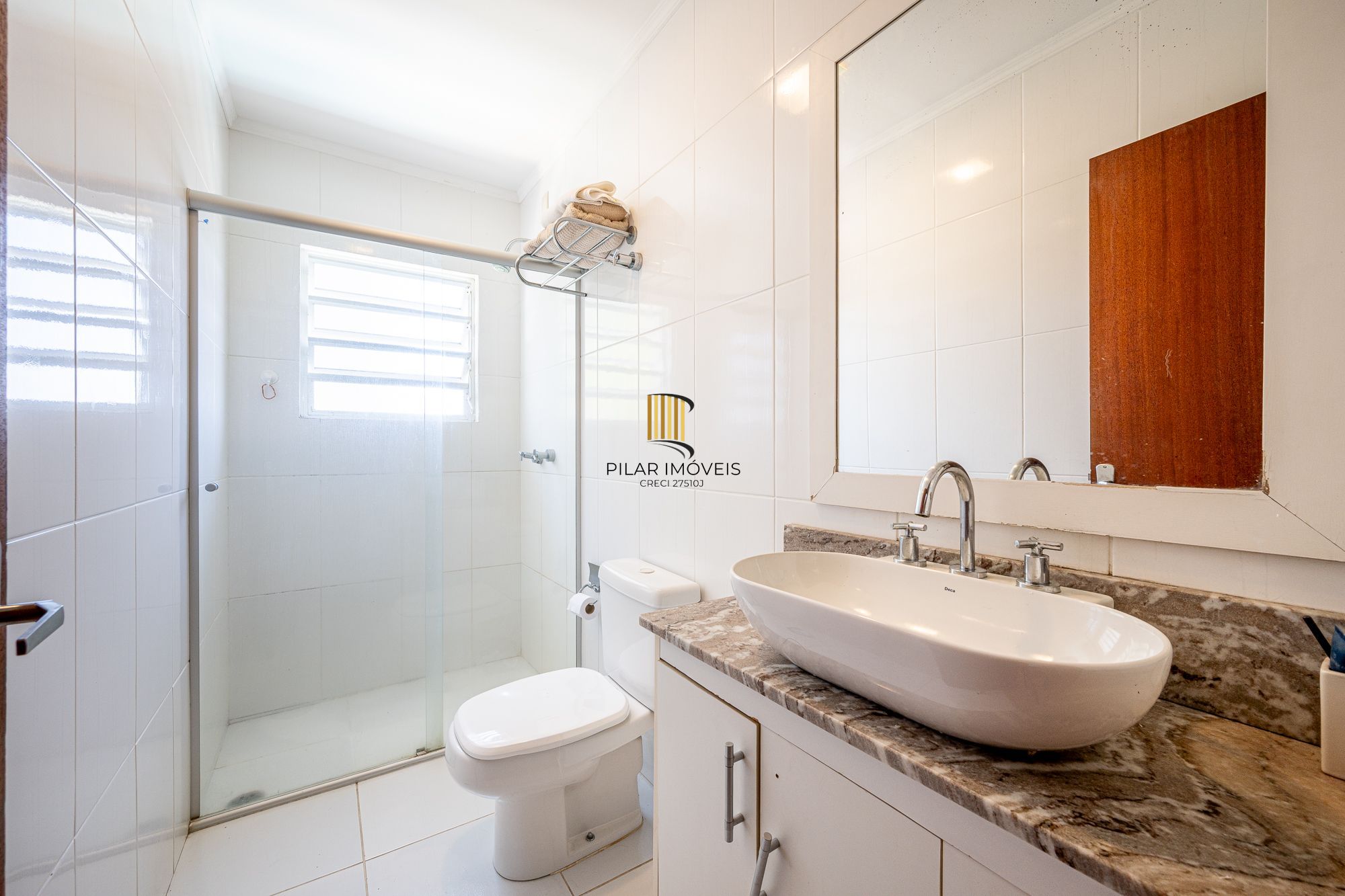 Casa 3 dormitórios no bairro Medianeira